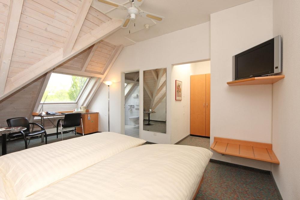 Hotel Conti Dietikon Exterior photo