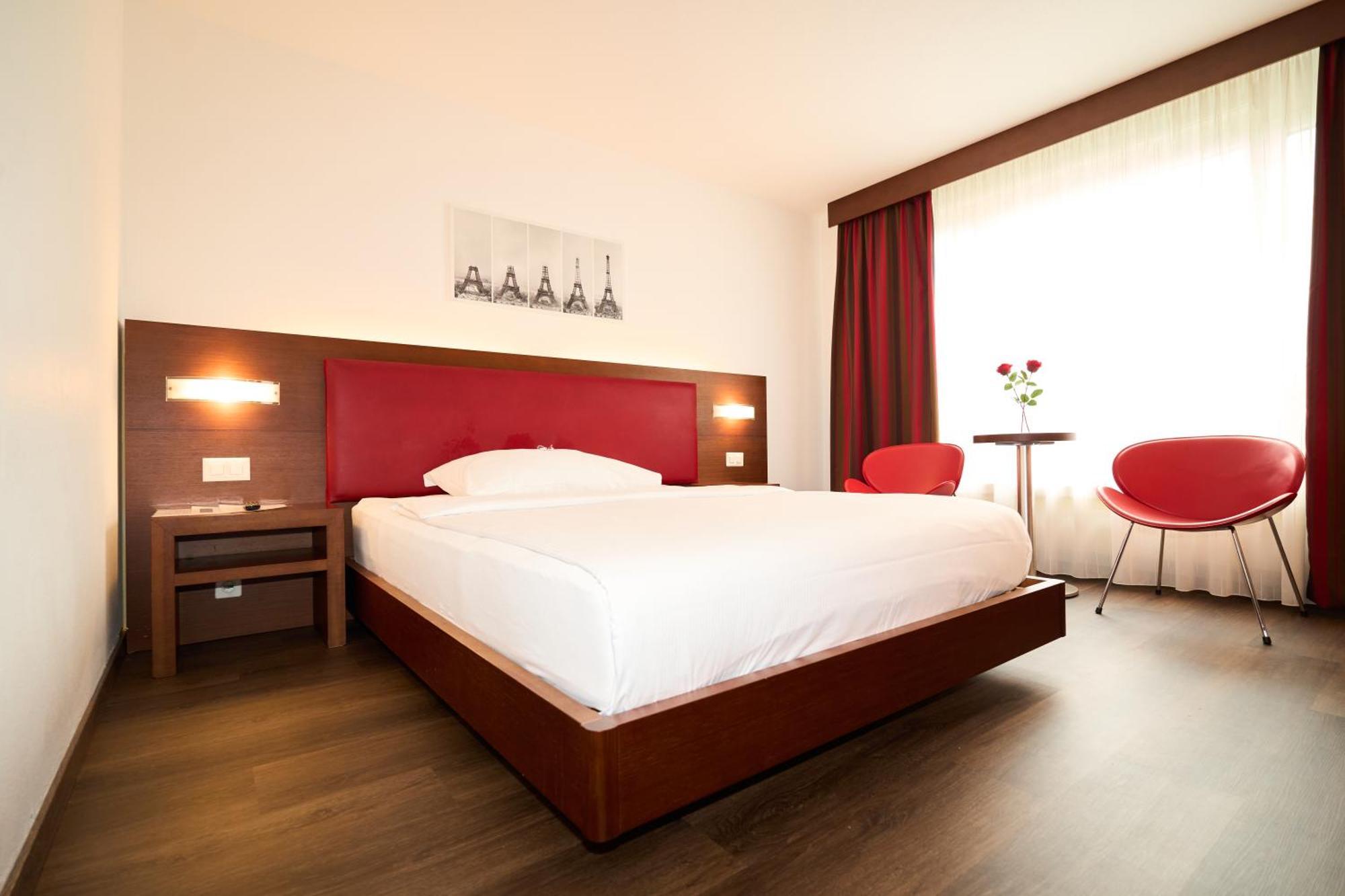 Hotel Conti Dietikon Exterior photo