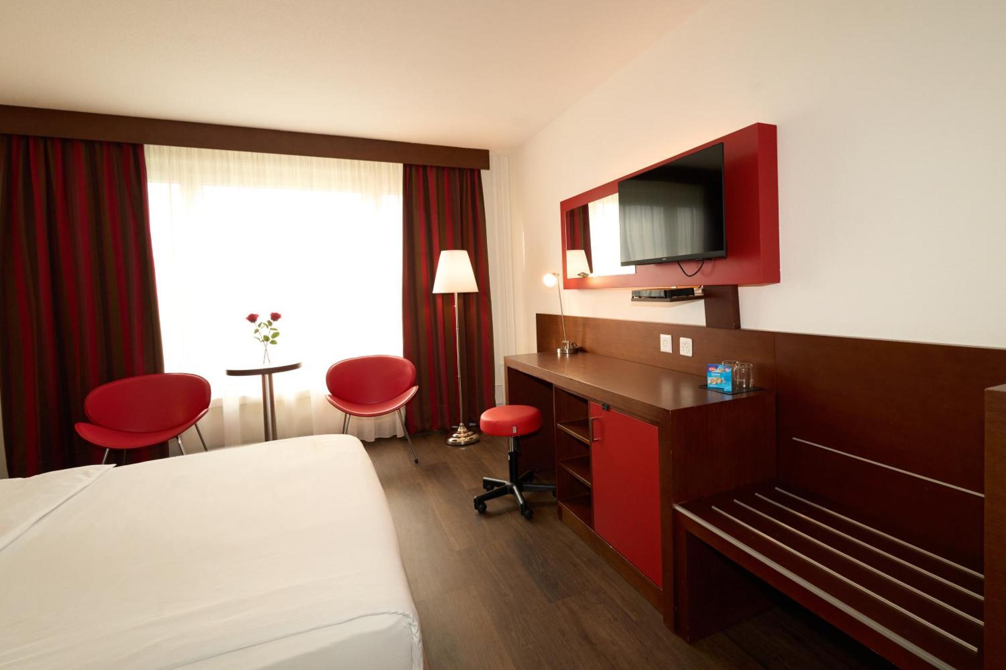 Hotel Conti Dietikon Exterior photo