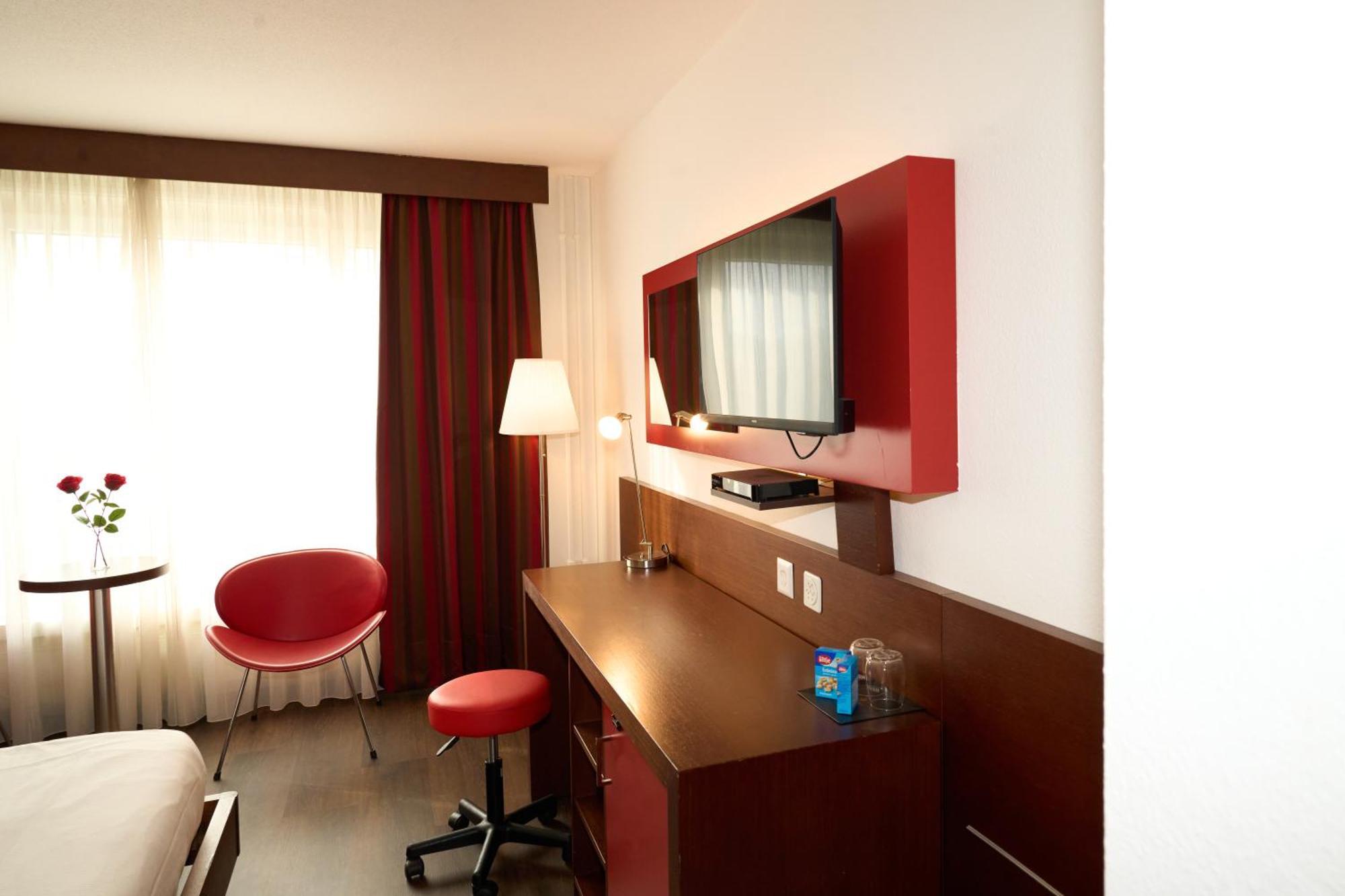 Hotel Conti Dietikon Exterior photo