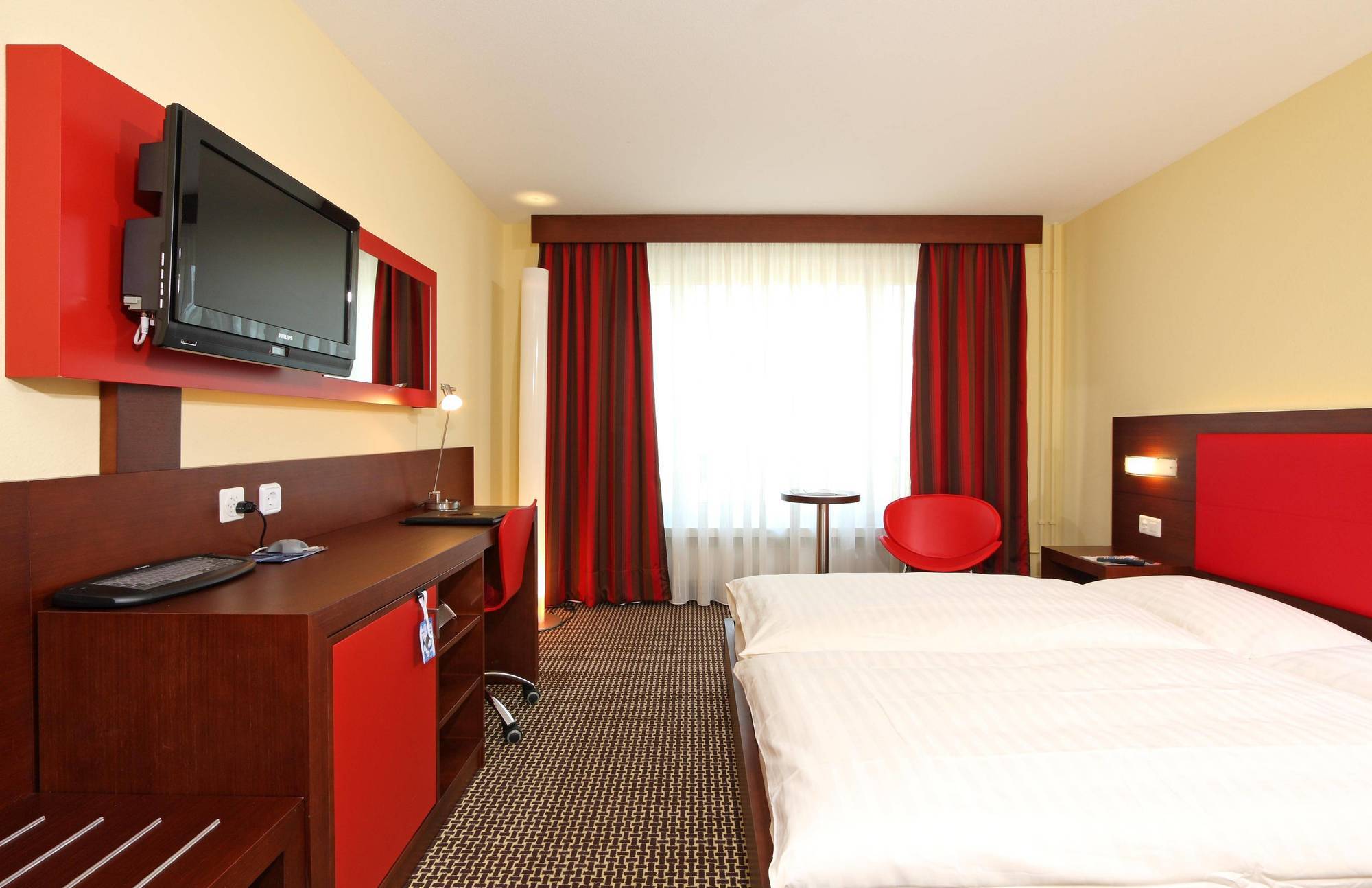 Hotel Conti Dietikon Exterior photo